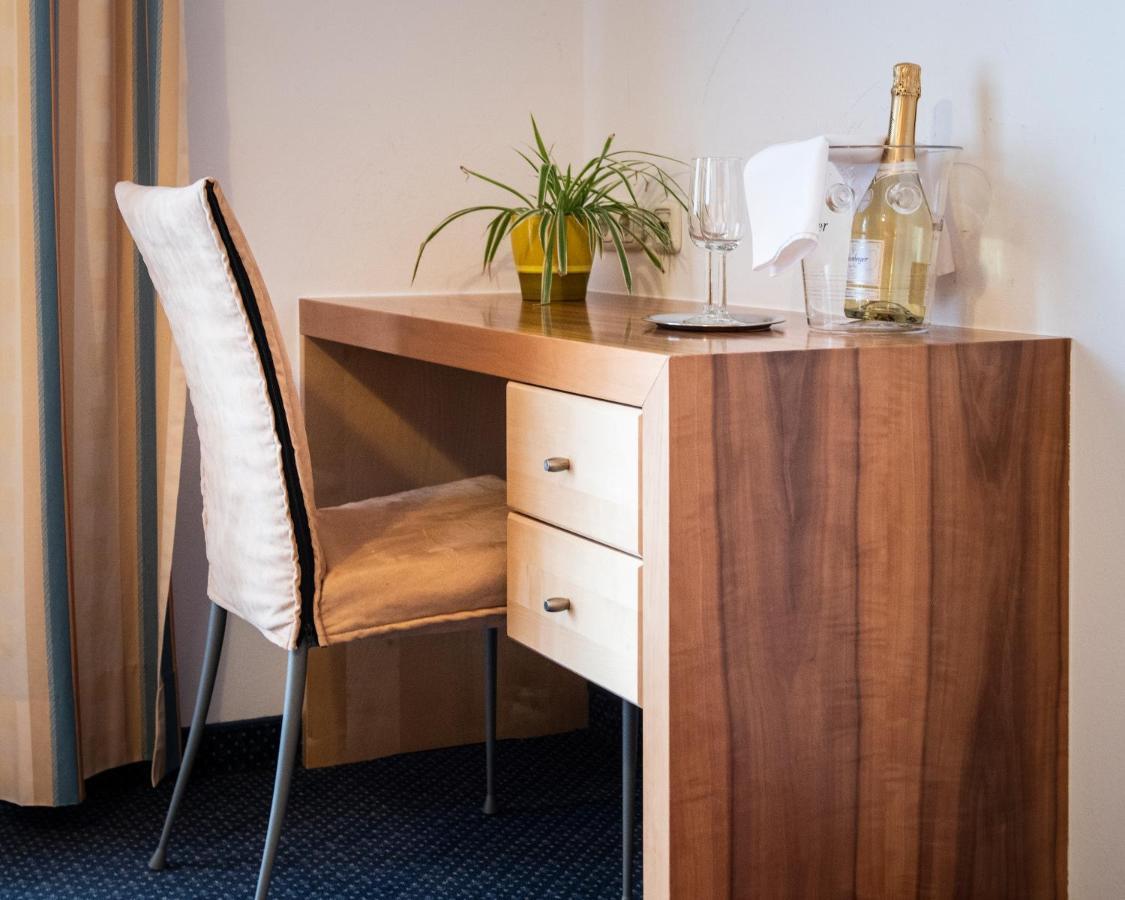 Parkhotel Zur Klause Bad Hall Eksteriør bilde